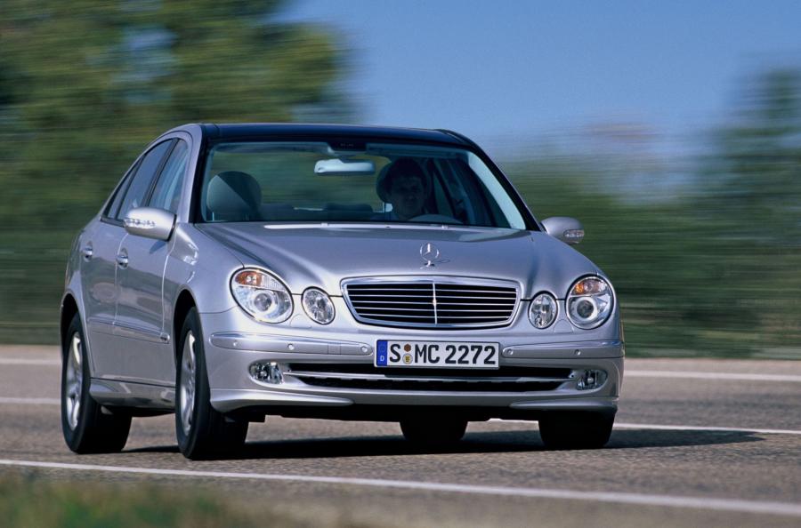  Mercedes-Benz E-Class 2002 года  (фото 120 из 448)